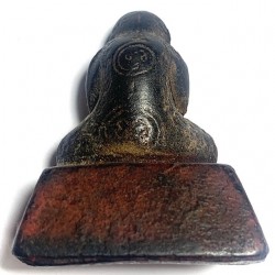 Pra Pid Ta Nuea Pong Kluk Rak Jarn Yant Putto Hand Inscribed Statuette